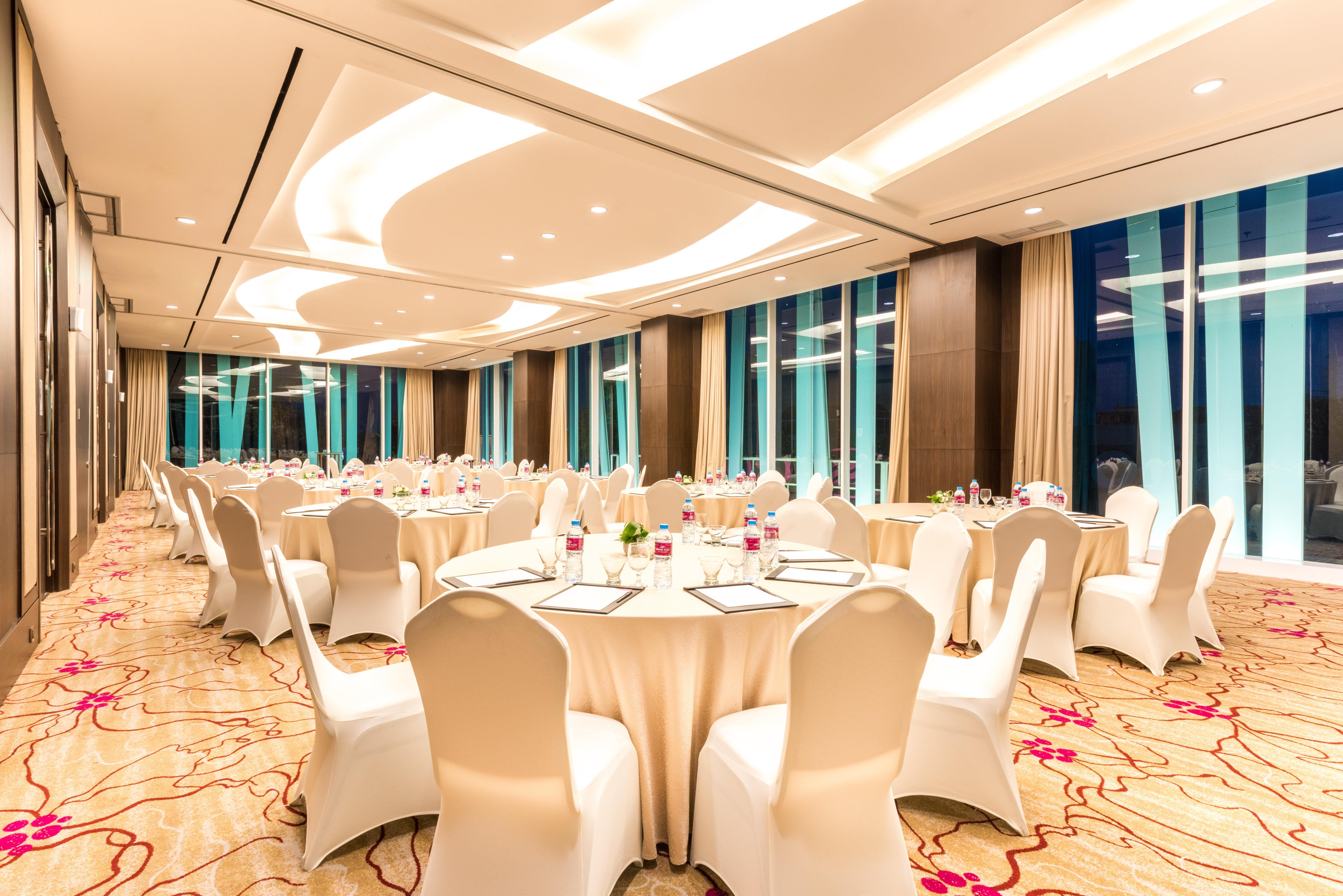 Hotel Crowne Plaza Bandung By Ihg Exterior foto