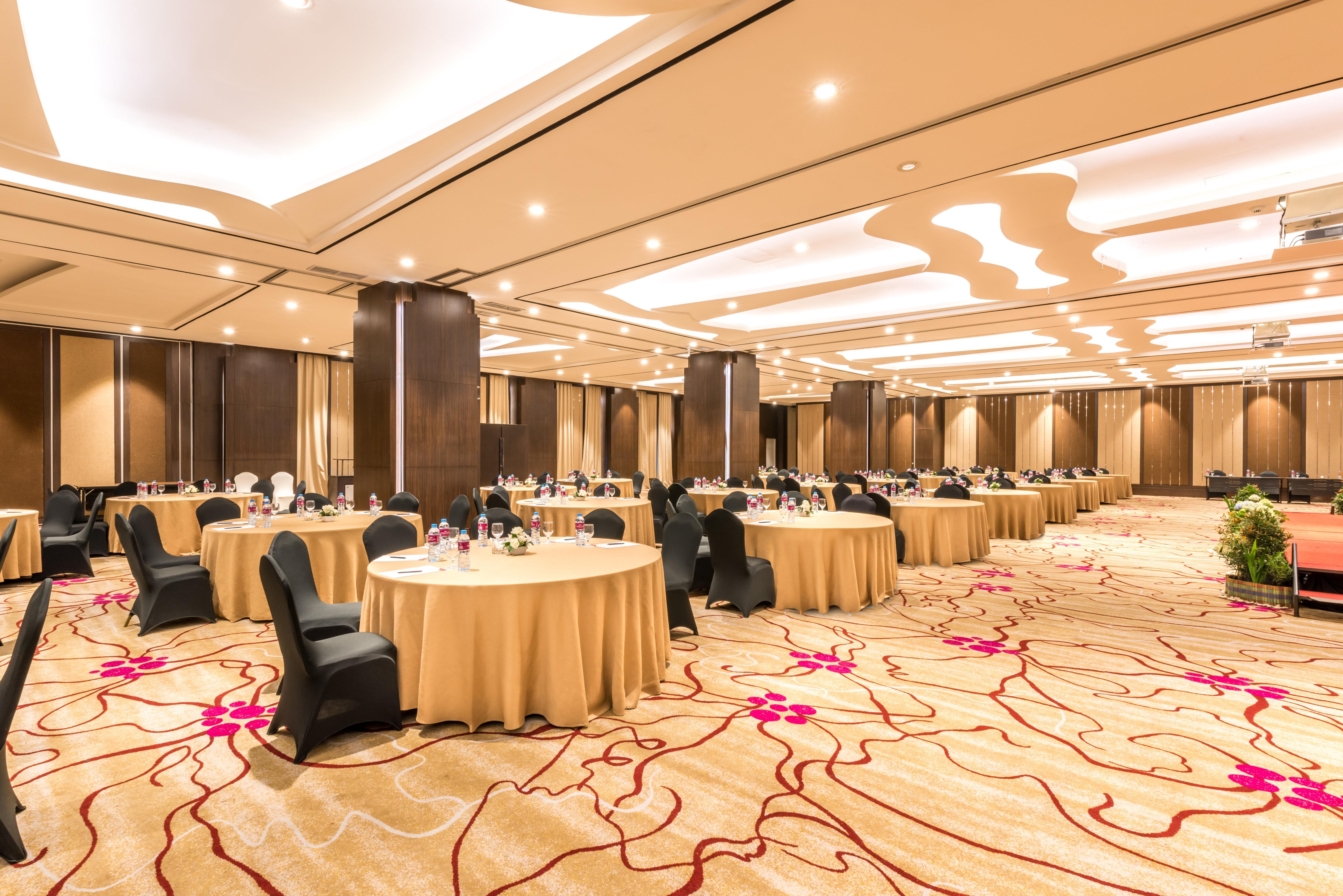 Hotel Crowne Plaza Bandung By Ihg Exterior foto